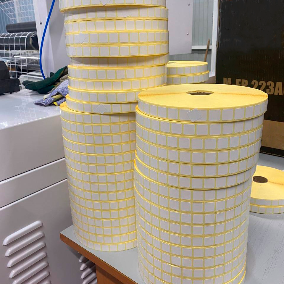 Джамбо ролл полипропилен (60#white PP +acrylic+60g white glassine)