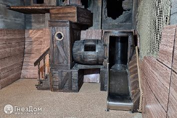 Игровая площадка Корабль Крым, пиратский стиль, внутри помещения