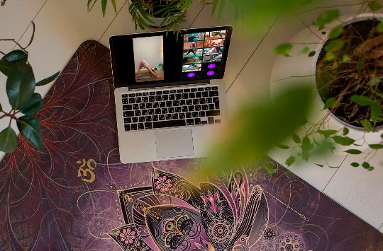 корпоративная йога онлайн