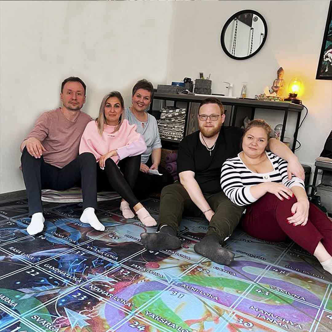 игра лила с ведущим