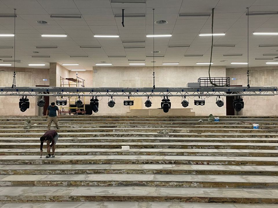 Выносные подъемно-опускные софиты