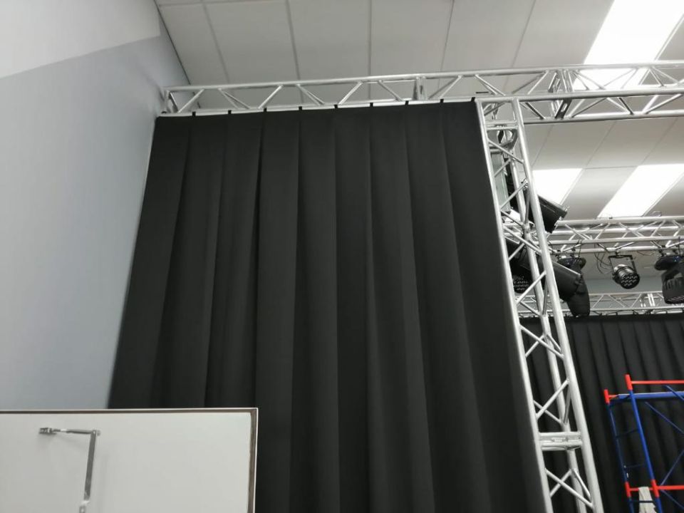 Сборно-разборная сцена