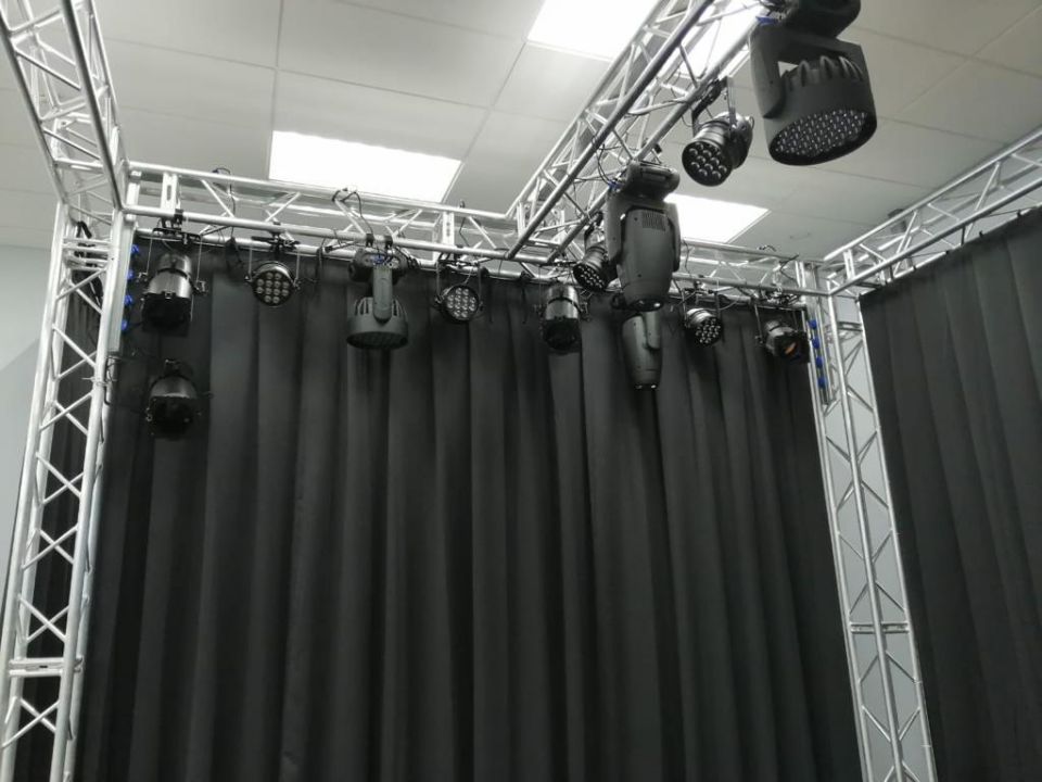 Сборно-разборная сцена