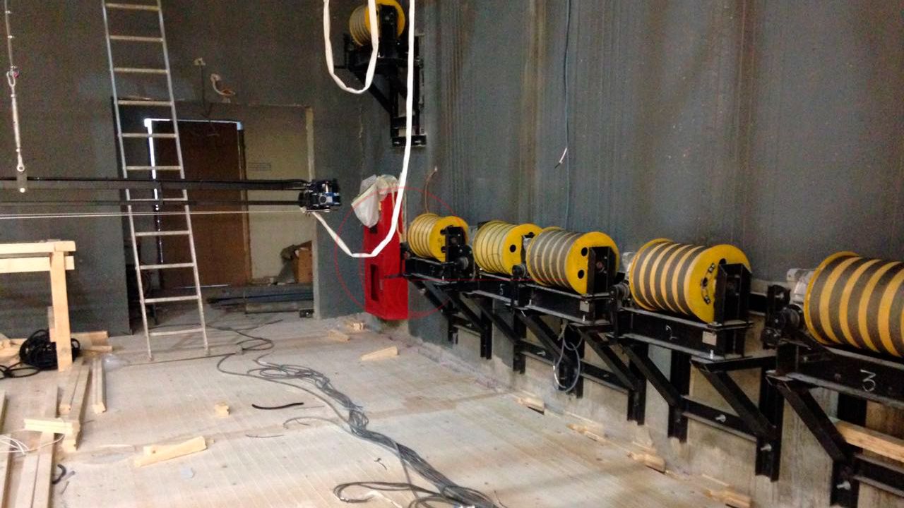 Театральные лебедки