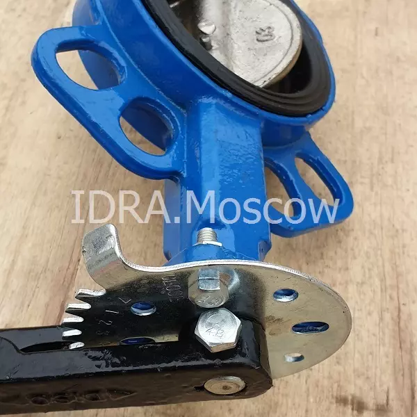 поворотный межфланцевый затвор