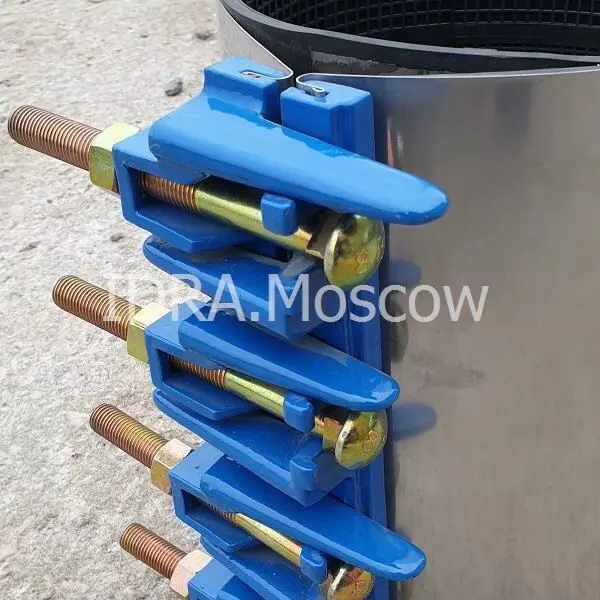 Нержавеющий ремонтный хомут с чугунным замком IDRA