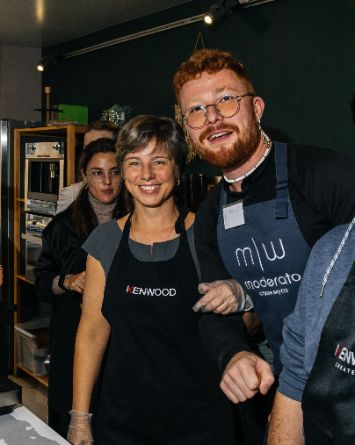 Люди учатся готовить Итальянские блюда 