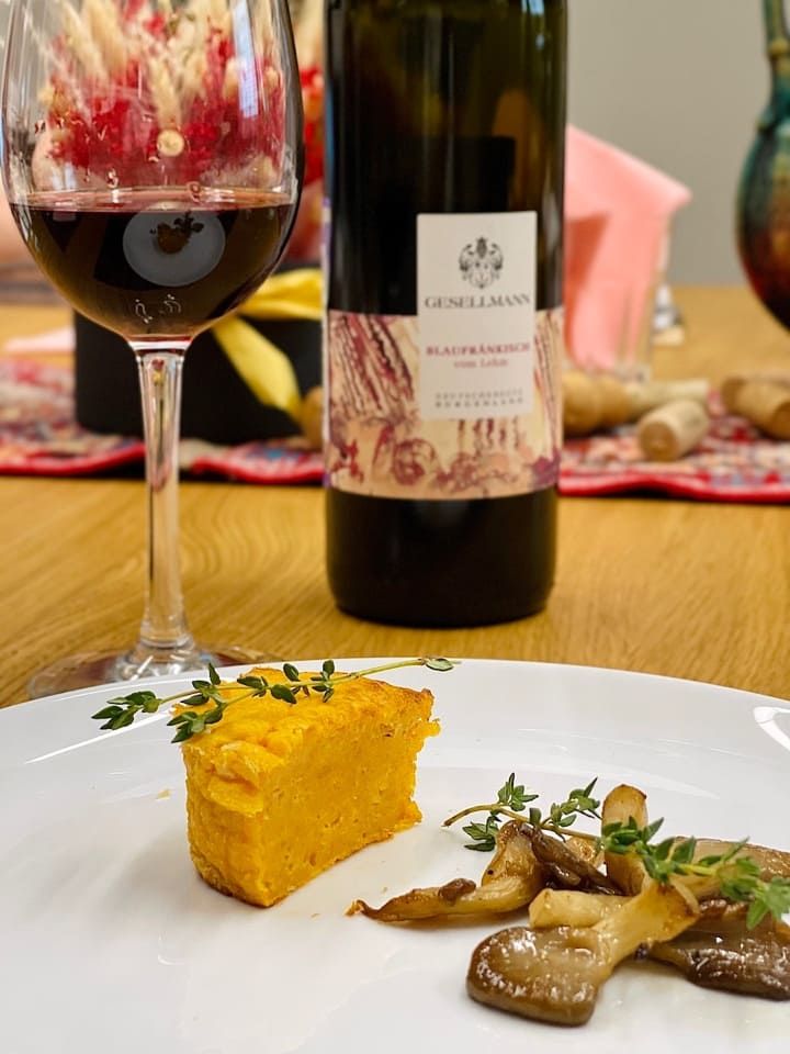 Изучение вин и сочетаний с едой на курсе сомелье Екатеринбург