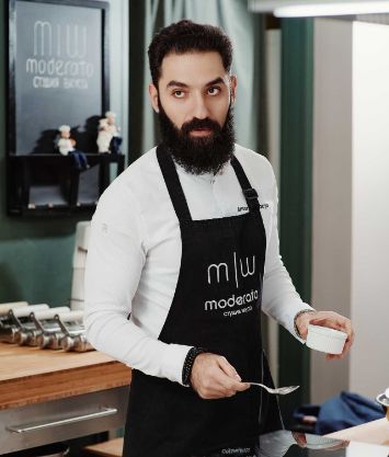 Артур Шахназарян учит на мастер классе