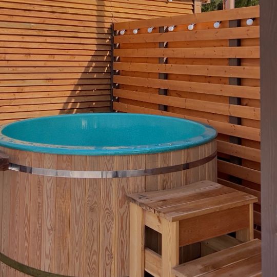 Купель или банный чан на базе отдыха