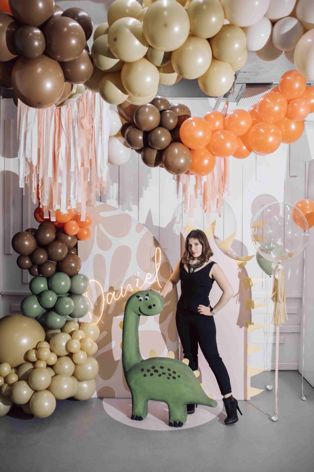 динозаврик, dino party, бишкек, декор, аниматоры,декоратор, детский, магазин, шарики, оформление, фотозона, candybar, детский праздник Бишкек, фотозона Бишкек