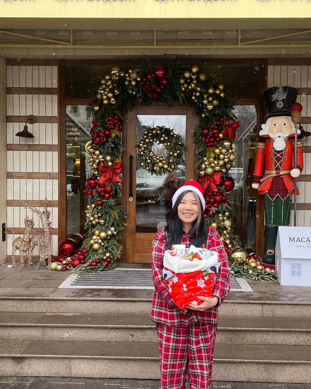 фасад, цветы,  производство, бутафория, Бишкек, пенопласт, металл, декор, изделия, инсталляция, неонка бишкек