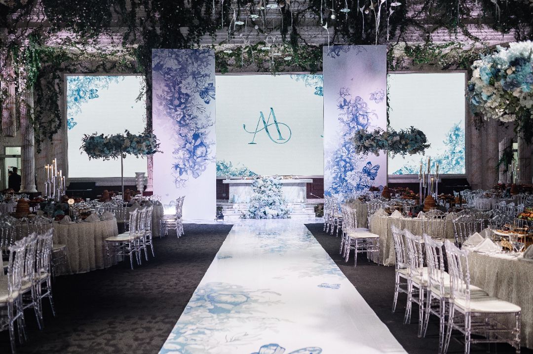 голубой декор декор в голубых тонах оформление голубой свадьбы голубая цветовая гамма свадебный декор