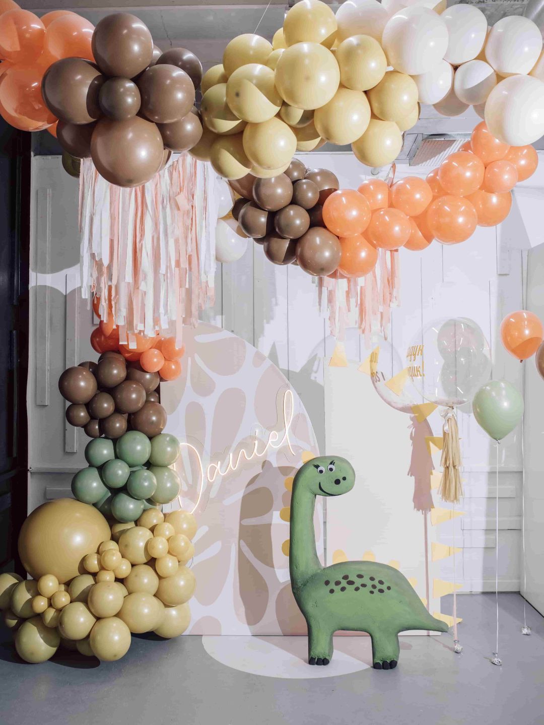 dino party, бишкек, декор, аниматоры,декоратор, детский, магазин, шарики, оформление, фотозона, candybar, детский праздник Бишкек, фотозона Бишкек