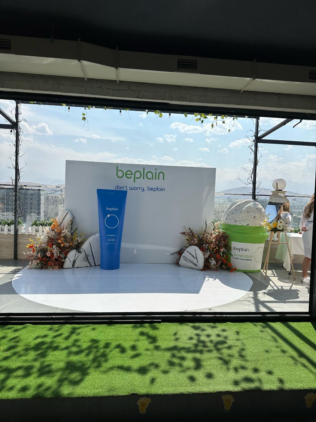 витринистика, флористика, рекламное, производство, бутафория, Бишкек, пенопласт, металл, декор, изделия, инсталляция, бутафория