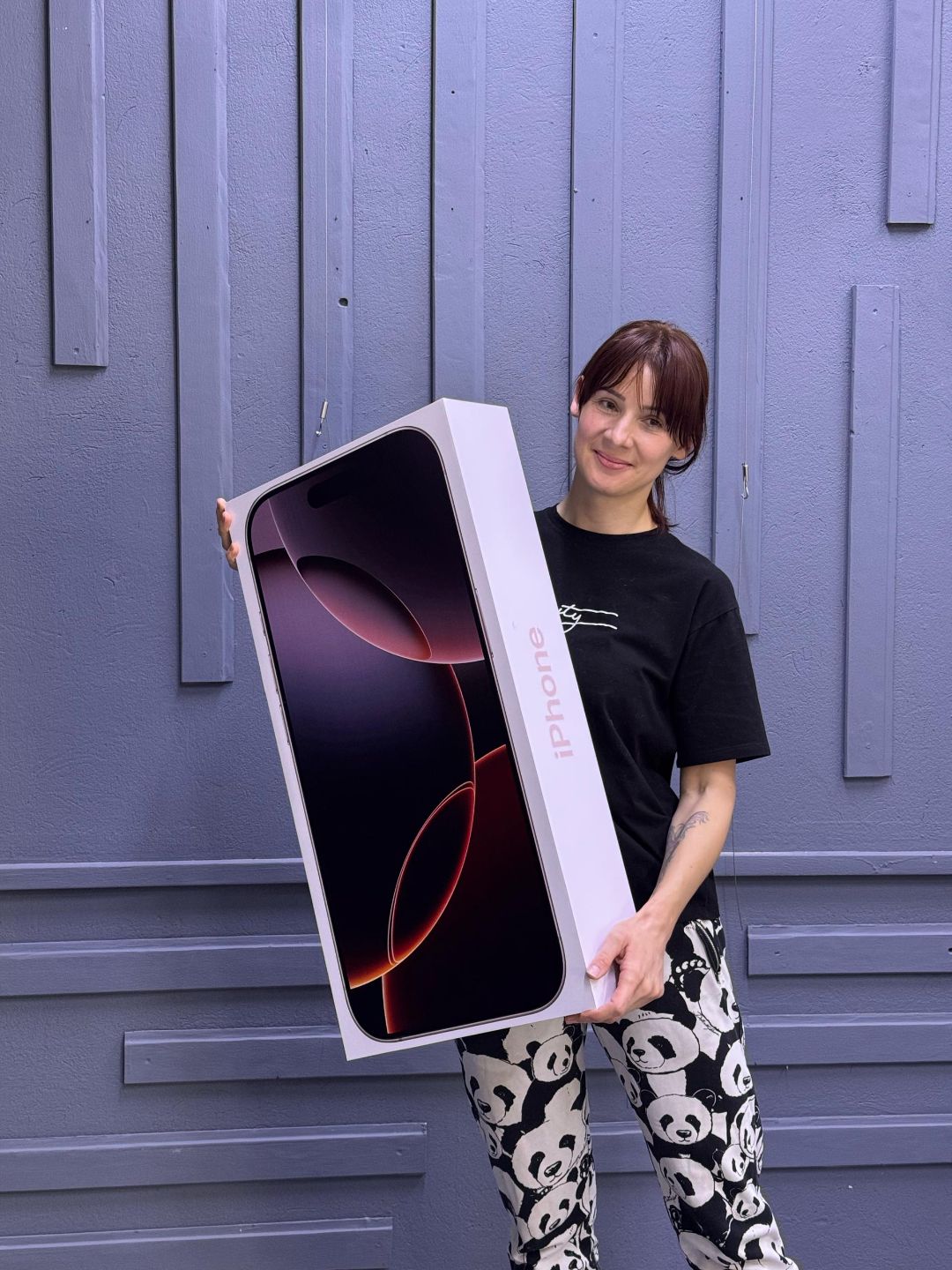 айфон, витринистика, флористика, рекламное, производство, бутафория, Бишкек, пенопласт, металл, декор, изделия, инсталляция, бутафория