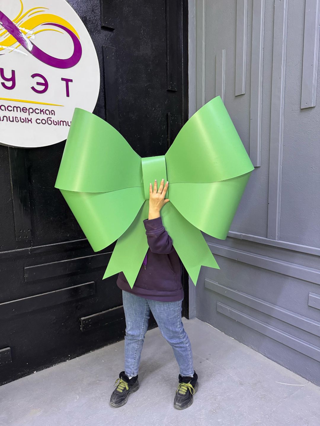 витринистика, флористика, рекламное, производство, бутафория, Бишкек, пенопласт, металл, декор, изделия, инсталляция, бутафория