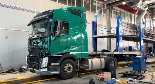 Кузовной ремонт Volvo FH в Красноярске: окраска и рихтовка бампера