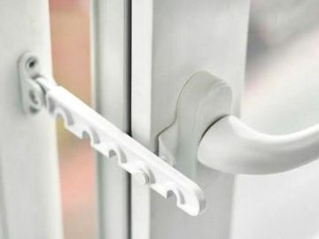 Ограничитель открывания гребенка окна