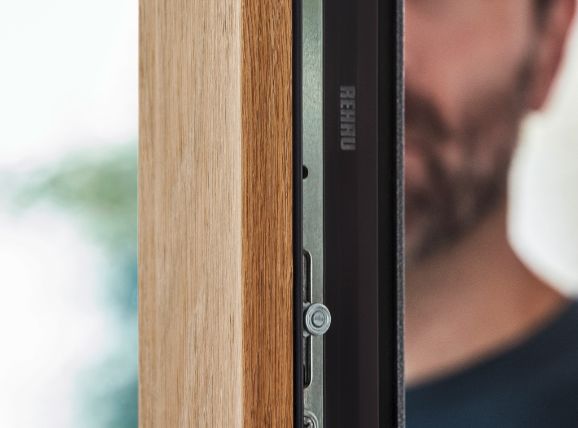 Коричневые окна GRAZIO