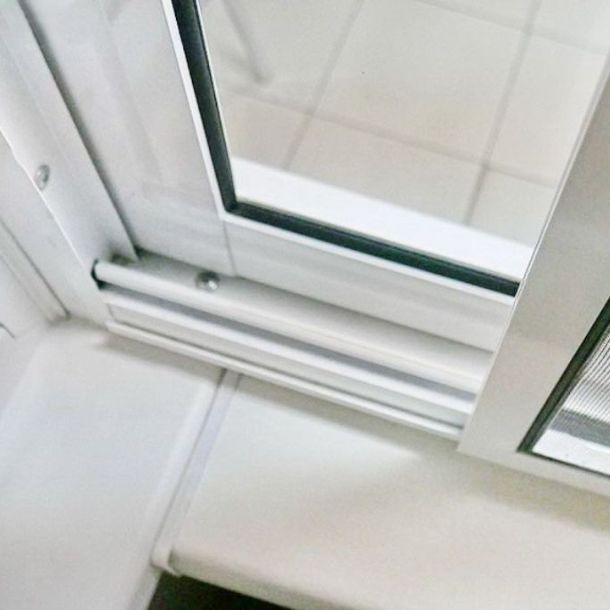 Нижний узел раздвижной сетки