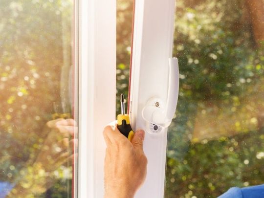 Ручка окна не открывается окно