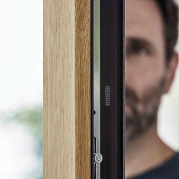 окна рехау цвет коричневые серые дерево