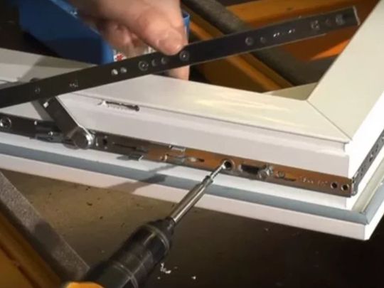 замена фурнитуры и обвязки окна