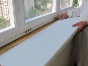 Установка подоконника и откосов