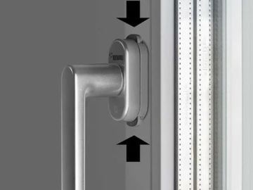 оконная ручка с блокиратором детским