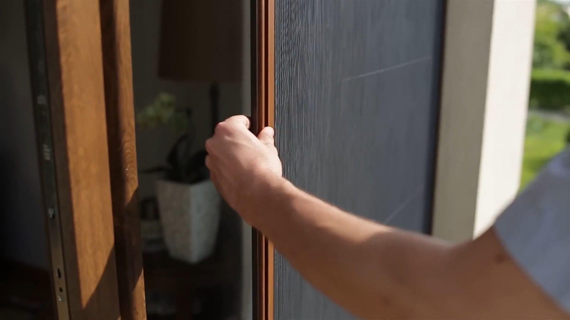 Сетки плиссе Оптима гармошка на входные и балконные двери