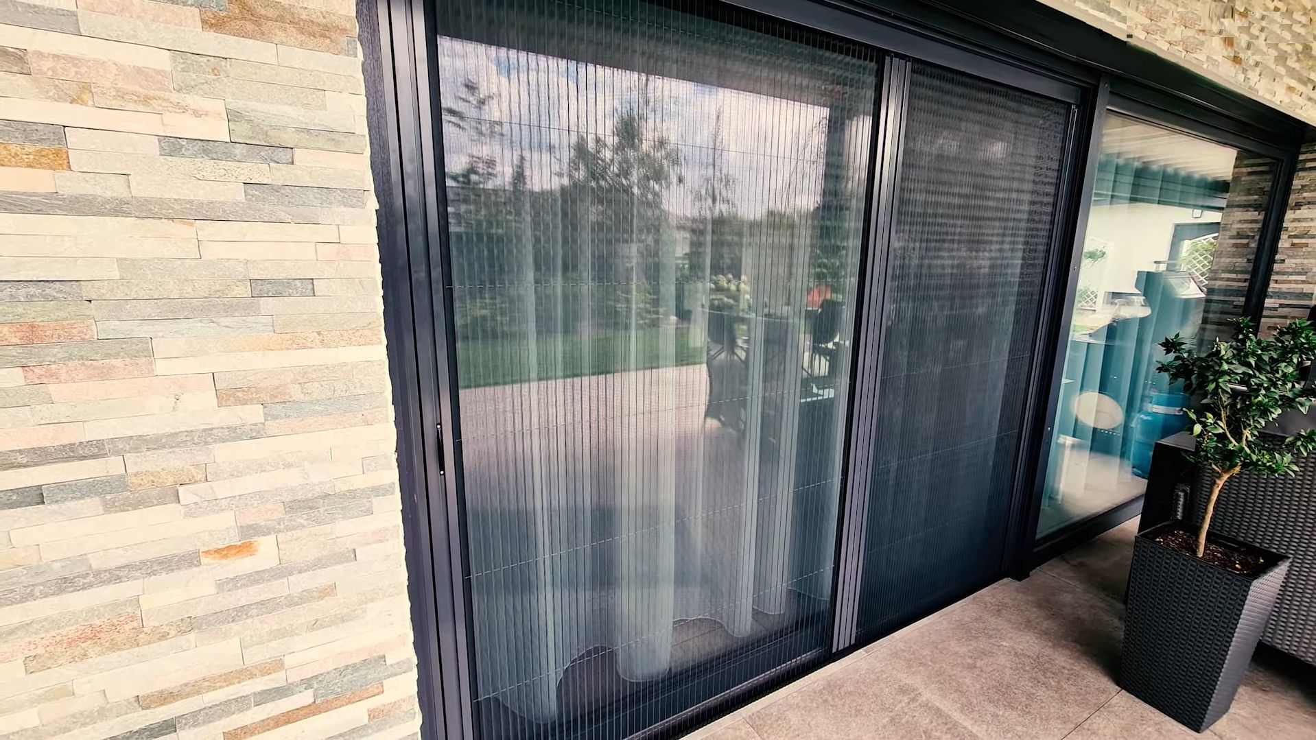 Сетки плиссе Оптима гармошка на порталы раздвижные двери