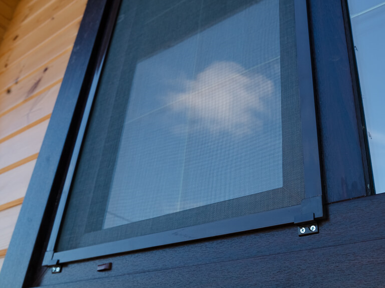 Стандартная сетка на пластиковое окно