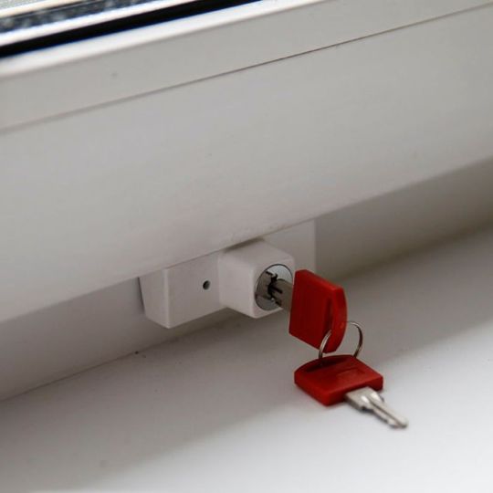 Детские замки на окна