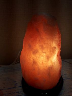 Соляная лампа скала