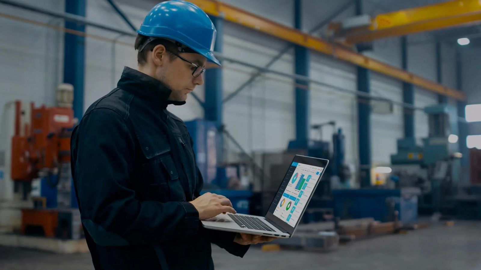 В новом законодательстве по охране труда отменены некоторые льготы сотрудникам, некоторые профессии признаны более не опасными. В результате проведение специальной оценки труда снизит затраты организации на выплачиваемые компенсации.