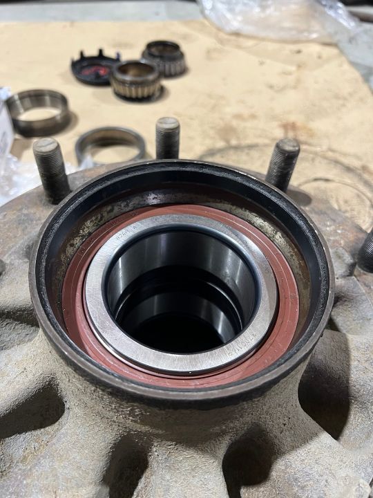 Замена тормозного вала + ступичный подшипник ось SAF